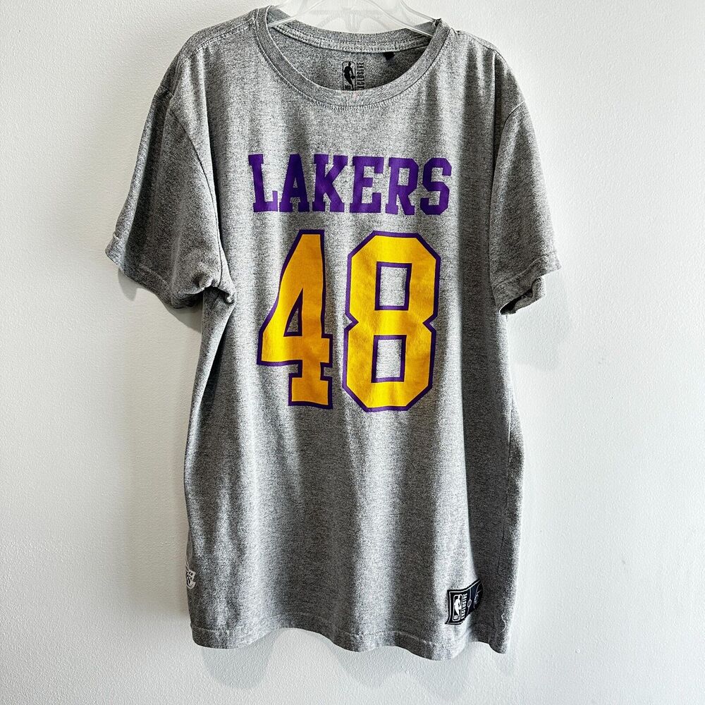 Lakers Exclusive NBA Gray T-Shirt #48 Men's Size Large‎